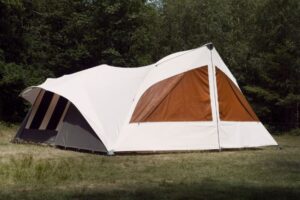 Holtkamper Aero met gesloten voortent