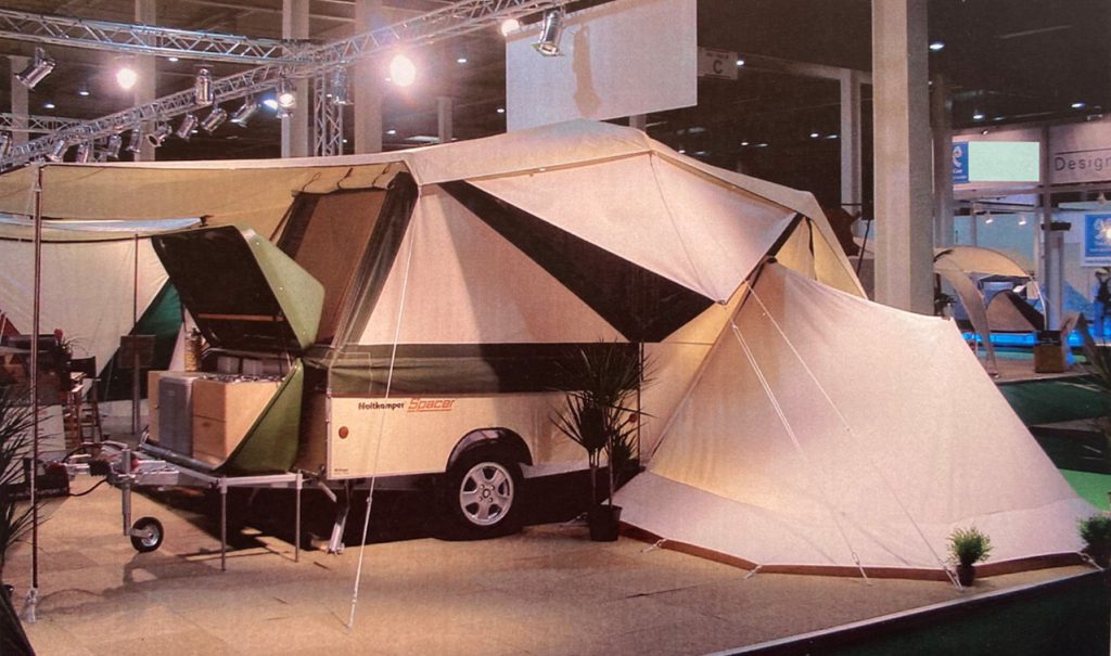 Holtkamper mit Adventure-Zelt